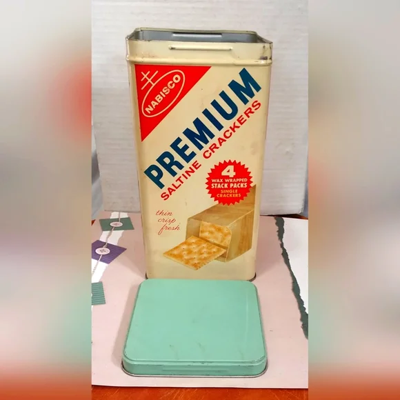 Vintage 1969 Metal Canister Nabisco Premium Saltine Crackers Tin Box - Picture 1 of 16
